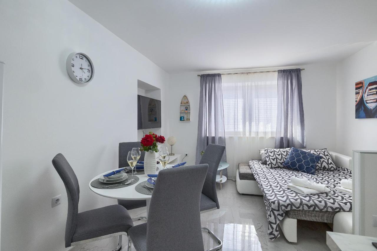 Studio Apartman Luka Pomer Eksteriør billede